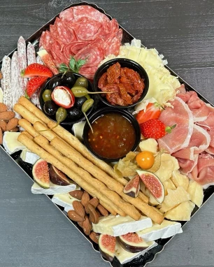 Antipasti rinkinys prie vyno